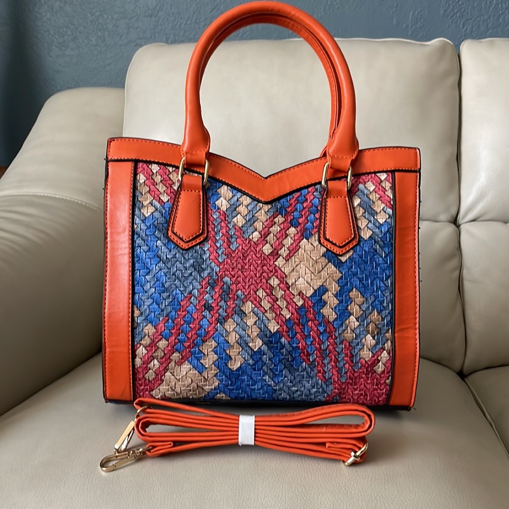 Small Tote Style Purse with Removable/Adjustable Shoulder Strap - Picture 2 of 7